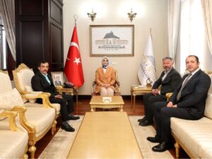 “Balçıkhisarlılar Derneği  Başkanı  ve Köy Muhtarı, Afyonkarahisar  Valisi’ni Ziyaret Ederek Köylerinin  Gelişimi Hakkında Bilgi Verdi”