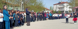 ATLIHİSAR Köyü’nde 104. Yıl Coşkusu  Öğrenciler Birlikte 23 Nisan Bayramını Kutladı