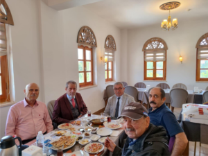 ŞUHUT LİSESİ MEZUNLARI GÖNÜL DOSTLARI HASRET GİDERDİ GÖNÜL DOSTLARI’NDAN “HÜZÜNLÜ BULUŞMA