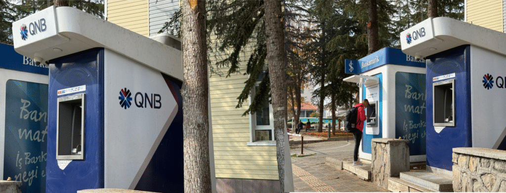 VATANDAŞLAR PAZAR YERİ VE HASTANE BÖLGESİNE BANKAMATİK İSTİYOR