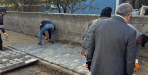 BAŞKAN ÖZAŞKIN, KALDIRIM ÇALIŞMALARINI YERİNDE İNCELEDİ