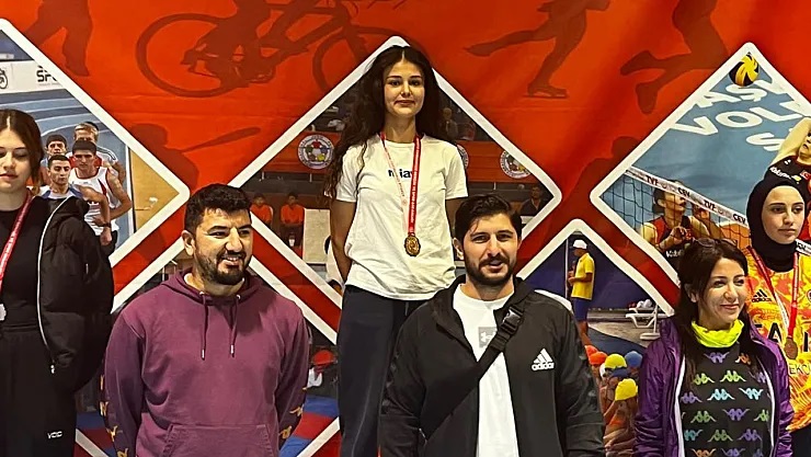 Şuhut Anadolu Lisesi’nden Sporda Çifte Spor Zaferi