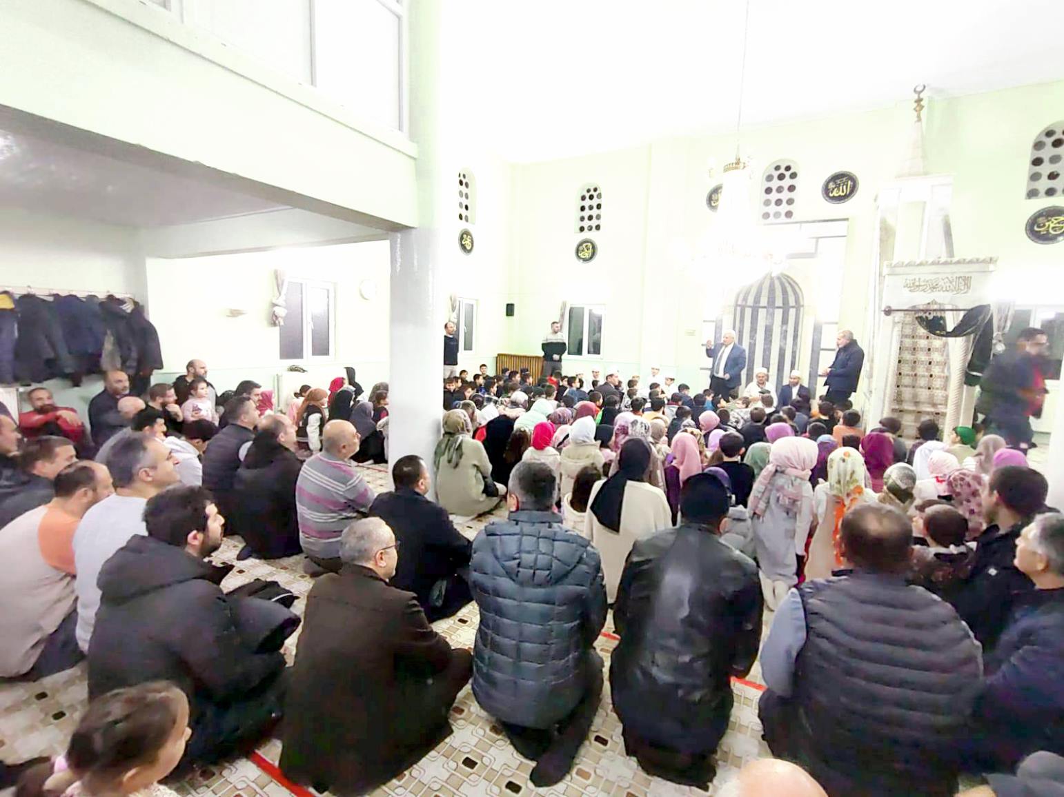 Minik Yürekler Camide Buluştu:“Camiler Çiçek Açacak”Projesi Şuhut’ta Hayat Buldu