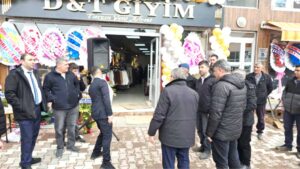 Şuhut Belediye Başkanı Muhittin Özaşkın Mağaza Açılışına Katıldı