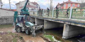 GALİ ÇAYI’NDA TEMİZLİK ÇALIŞMALARI BAŞLADI