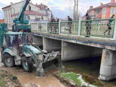 GALİ ÇAYI’NDA TEMİZLİK ÇALIŞMALARI BAŞLADI