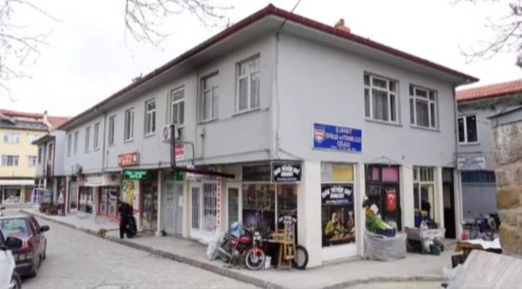 Şuhut Belediyesi Ticaret Merkezi Yenilendi