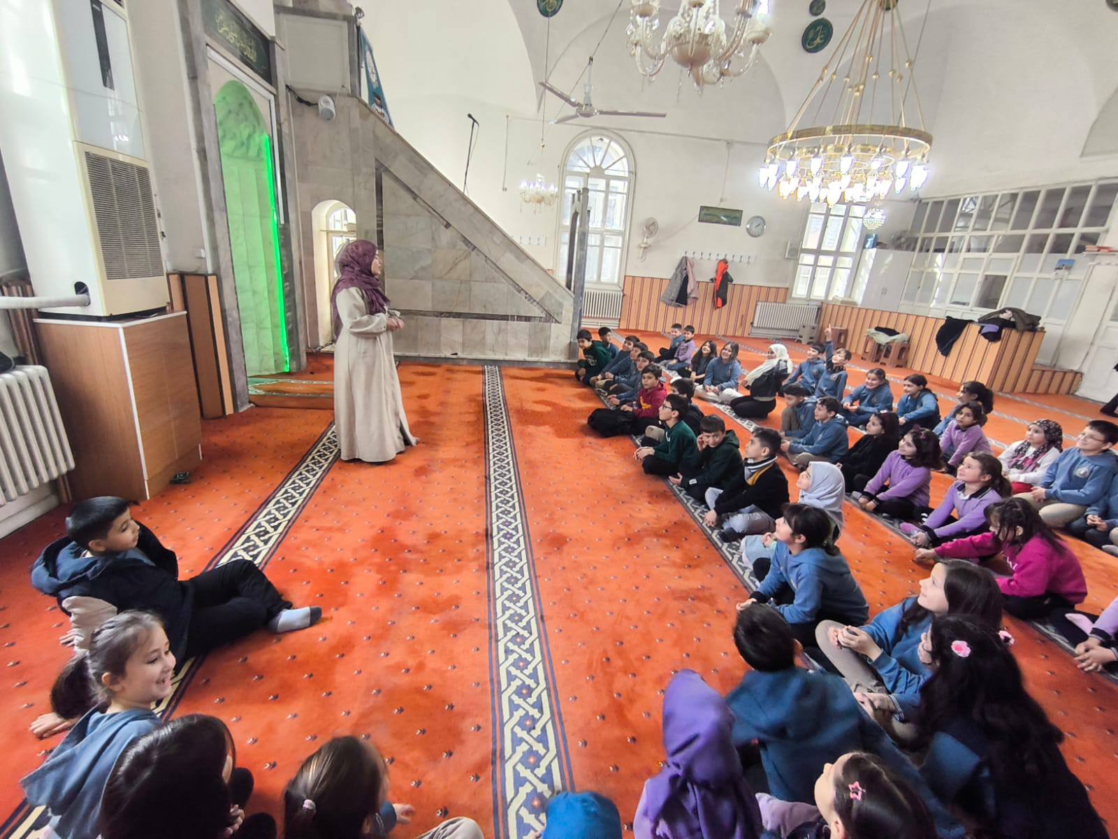 ÇEDES Kapsamında Öğrenciler Camide Manevi Buluşmada Bir Araya Geldi