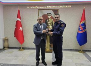 ŞUHUT BELEDİYE BAŞKANI MUHİTTİN ÖZAŞKIN’DAN İL JANDARMA KOMUTANI KAYA’YA ZİYARET