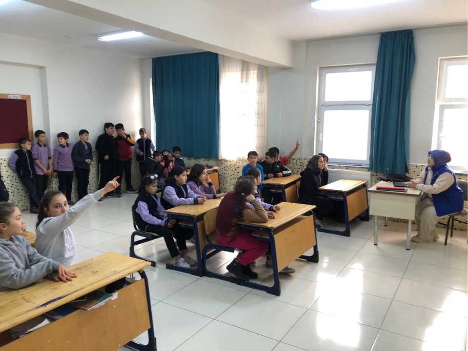 Şuhut’ta Gençler Yapay Zekâ ile Tanıştı