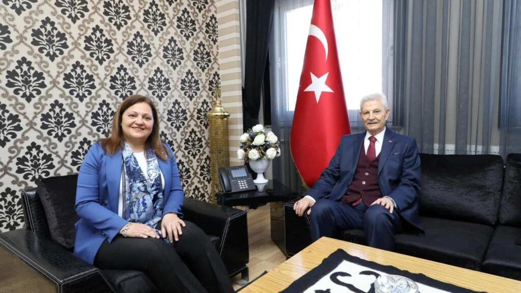 Afyon’un En Büyük Projesi: İsmet Attila Kültür Merkezi İçin İmzalar Atıldı