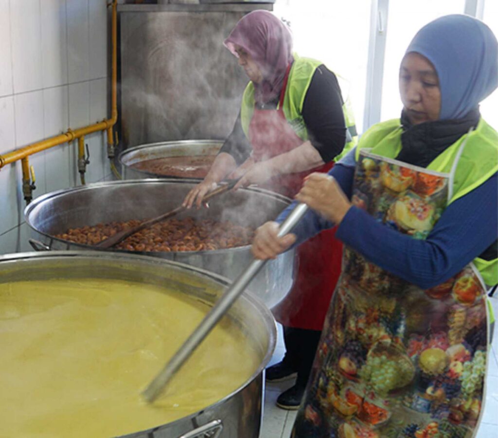 Ramazan Ayı Boyunca Şuhut’ta 45 Bin Kişiye Sıcak Yemek Verilecek