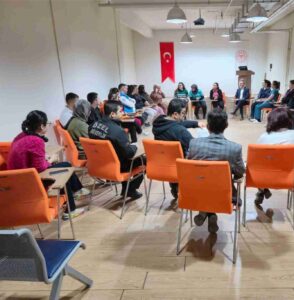 ŞUHUT DEVLET HASTANESİ’NDE SAĞLIK ÇALIŞANLARININ MOTİVASYONUNU ARTIRMAYA YONELİK TOPLANTI GERÇEKLEŞTİRİLDİ