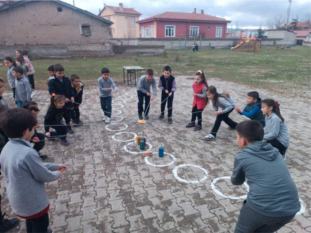 Şuhut Gençlik Merkezi’nden Hallaç Köyü İlkokulu’nda Anlamlı Etkinlik