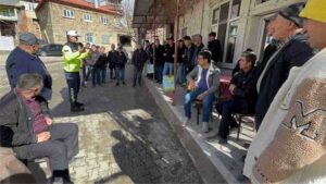 AFYONKARAHİSAR JANDARMASI ŞUHUT DAHİL 6 İLÇEDE TRAFİK BİLGİLENDİRMESİ YAPTI