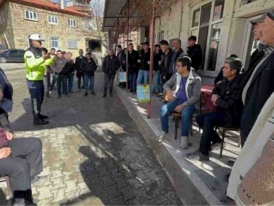 AFYONKARAHİSAR JANDARMASI ŞUHUT DAHİL 6 İLÇEDE TRAFİK BİLGİLENDİRMESİ YAPTI