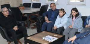 Şuhutlu Minik Yüzücülerden Şuhut İlçe Milli Eğitim Müdürlüğü’ne Ziyaret