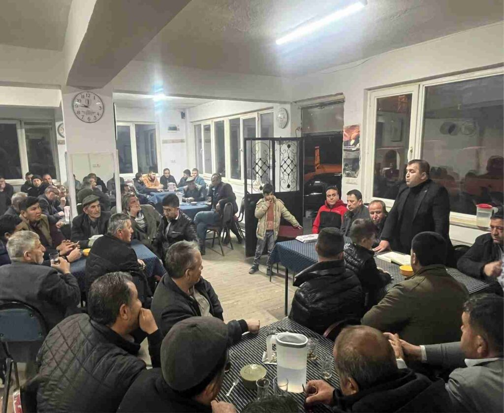 CHP Şuhut Teşkilatı Yarışlı Köyü’nde Vatandaşlarla Buluştu