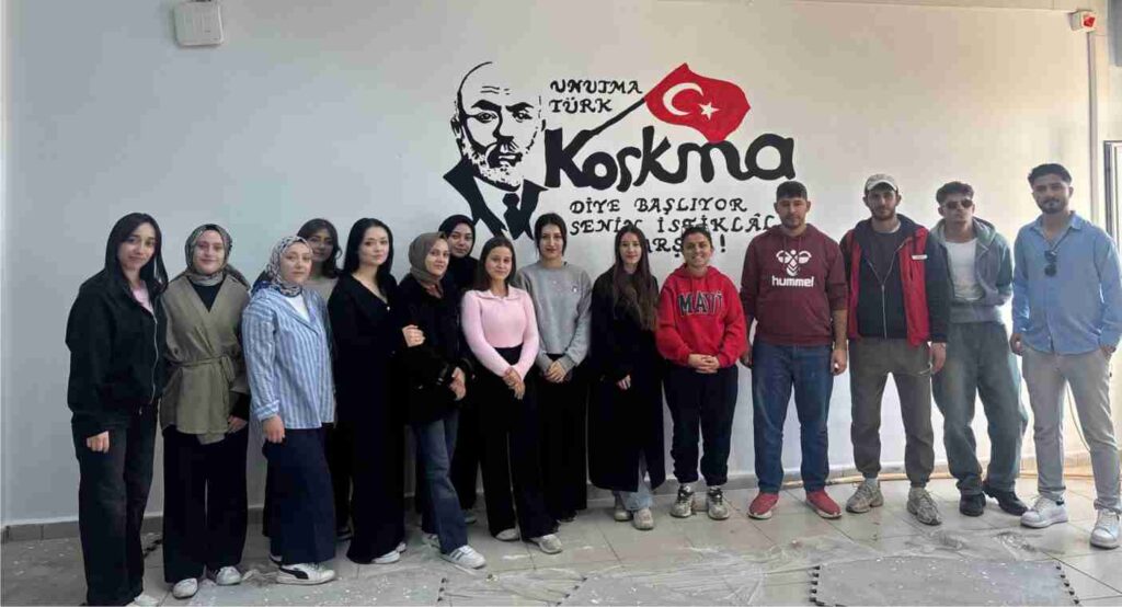 Şuhut’ta İstiklal Marşı’nın Kabulü Coşkusu Mahmut Köyü’nde Yaşandı