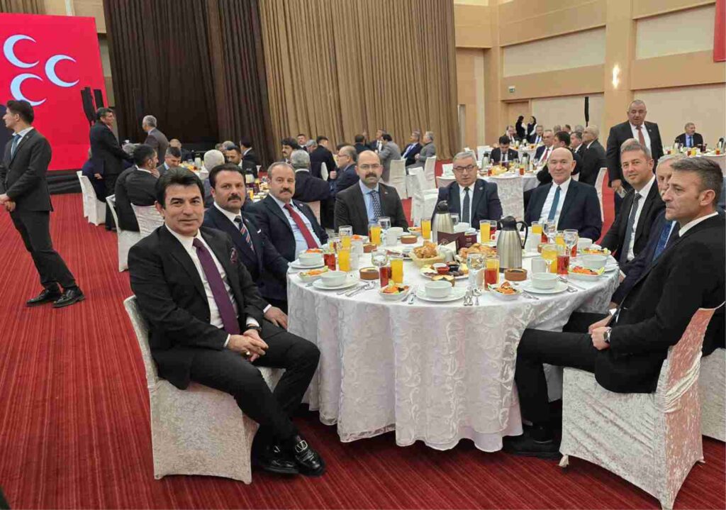 Belediye Başkanları MHP İftar Programında Buluştu