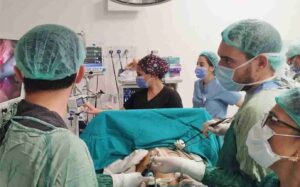 ŞUHUT’TA KAPALI YÖNTEMLE SAFRA KESESİ AMELİYATI YAPILDI
