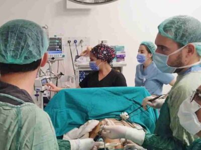 ŞUHUT’TA KAPALI YÖNTEMLE SAFRA KESESİ AMELİYATI YAPILDI