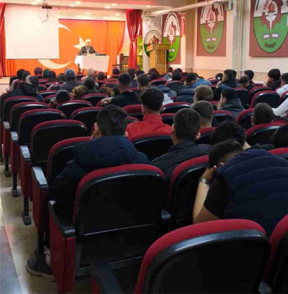 Şuhut İlçe Müftülüğü’nden Gençlere Kardeşlik ve Dayanışma Bilinci Semineri