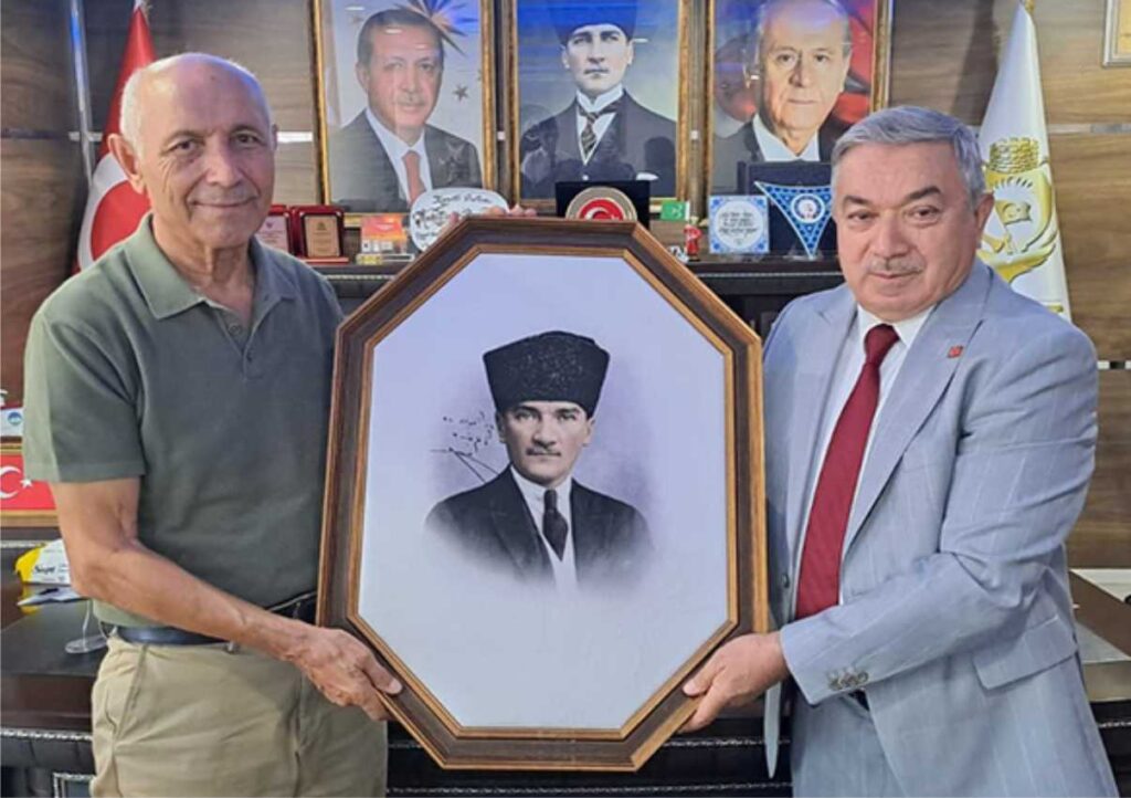 HACI VELİ KONAĞINI YIKILMAKTAN KURTARAN VE ZAFERYOLU YÜRÜYÜŞÜNÜ BAŞLATAN ESKİ AFYON VALİSİ MUZAFFER DİLEK 25 AĞUSTOS’TA ŞUHUT’U ZİYARET ETTİ