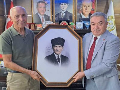 HACI VELİ KONAĞINI YIKILMAKTAN KURTARAN VE ZAFERYOLU YÜRÜYÜŞÜNÜ BAŞLATAN ESKİ AFYON VALİSİ MUZAFFER DİLEK 25 AĞUSTOS’TA ŞUHUT’U ZİYARET ETTİ