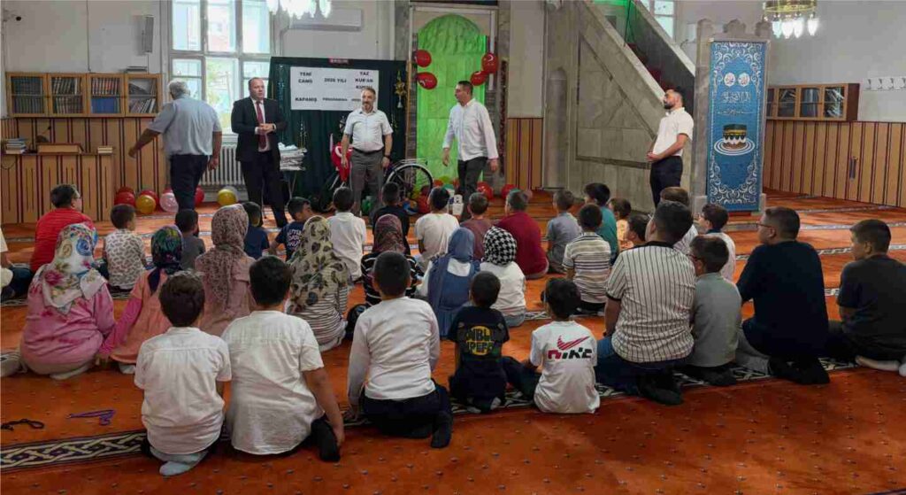 ŞUHUT’TA YAZ KUR’AN KURSLARI KAPANIŞ PROGRAMI GERÇEKLEŞTİRİLDİ