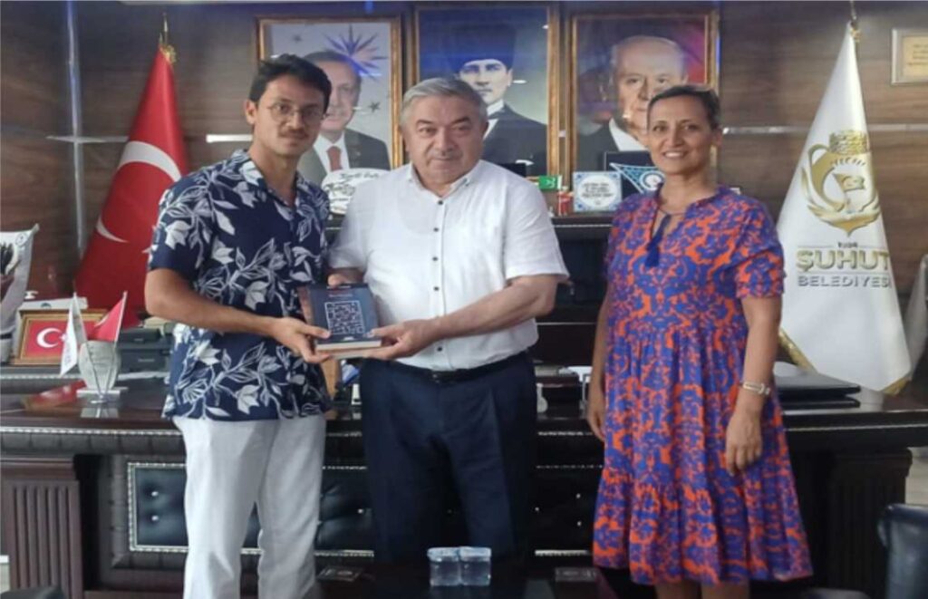 YKS TÜRKİYE 2’NCİSİ METE KAYRA YILMAZ’DAN BAŞKAN ÖZAŞKIN’A ZİYARET