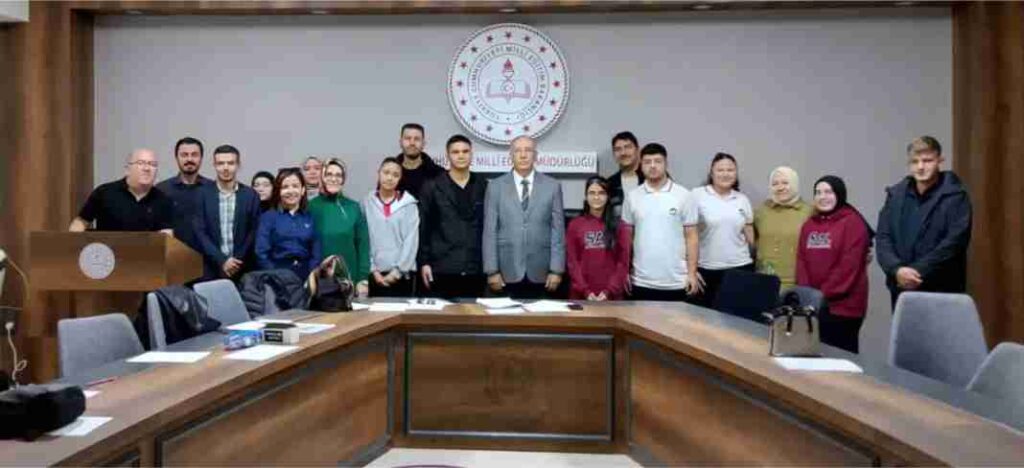 ŞUHUT ANADOLU LİSESİ COP31 BİLGİ YARIŞMASINDA BİRİNCİ OLDU